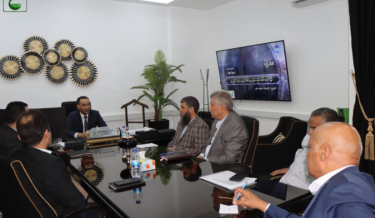 عضو لجنة الإدارة للمالية بشركة الخليج العربي للنفط يبحث العراقيل التي تواجه سير العمل