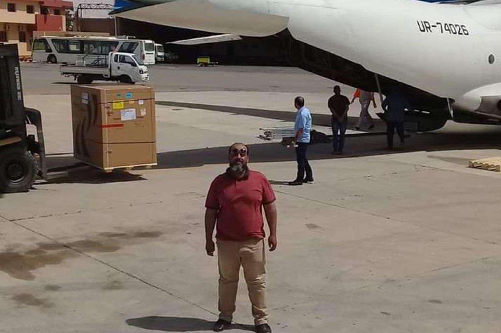 عقب لقائها بصنع الله .. ناتالي بيكر تدعو الأطراف إلى تحييد المؤسسة الوطنية للنفط عن الصراع