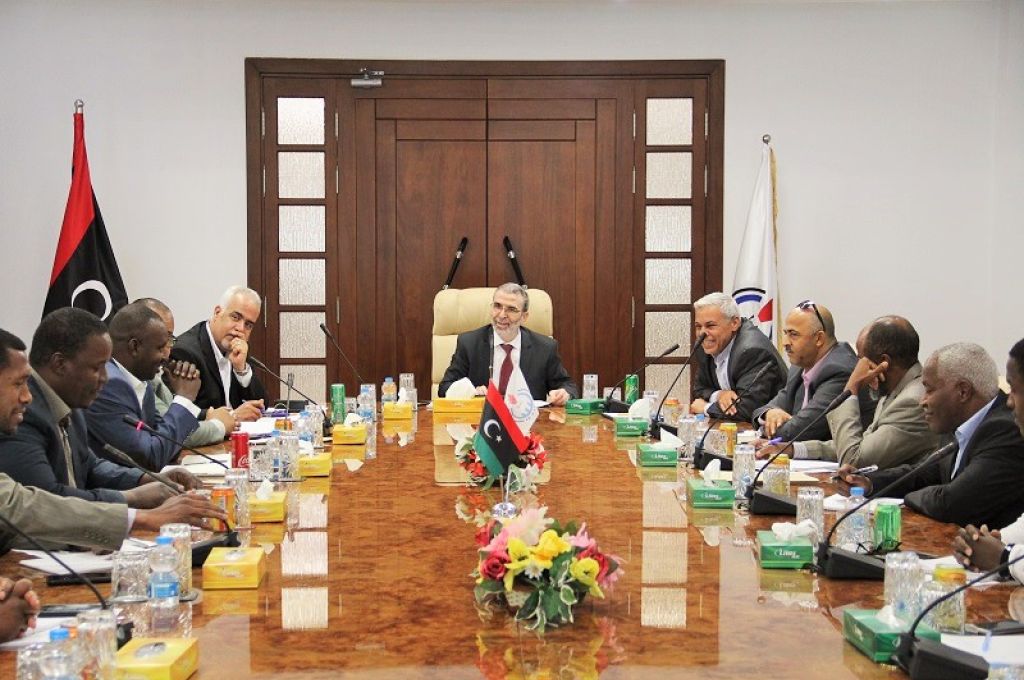 اجتماع المؤسسة الوطنية للنفط بلديات حوض مرزق