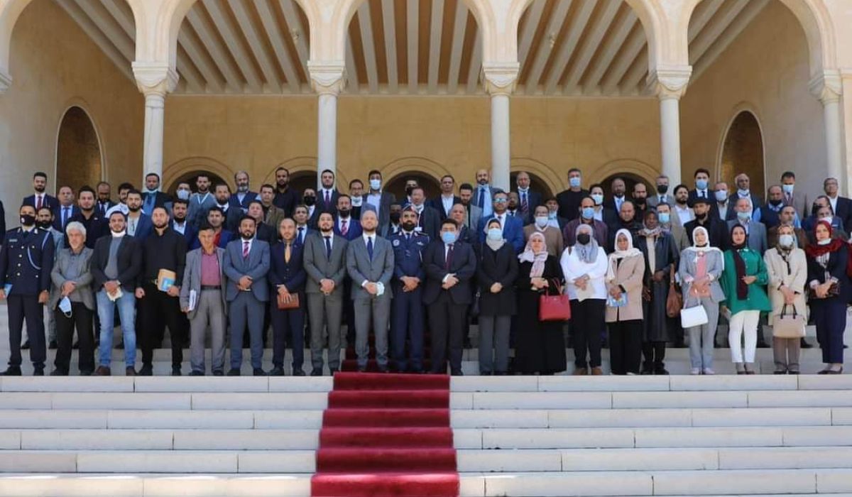 وزير الدولة للاتصال والشؤون السياسية يناقش ضرورة تأسيس شبكة الاتصال الحكومي مع مسؤلي الإعلام بالوزارات والجهات التابعة لمجلس الوزراء