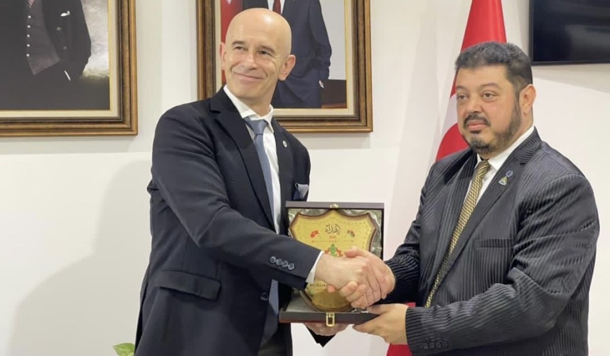 مدير غرفة التجارة والصناعة والزراعة مصراتة يجري زيارة للقنصلية التركية بالمدينة