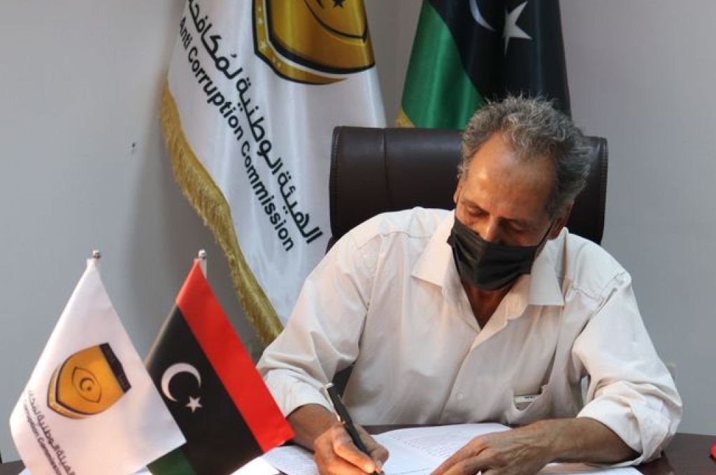 سبوتنيك: من بينهم ليبيا.. خبراء يوضحون أسباب تذبذب أسعار النفط واحتمالية بلوغه 100 دولار