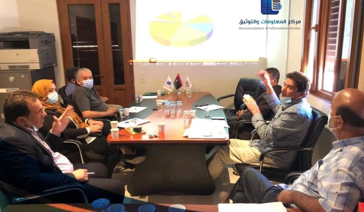 العمل والتأهيل تناقش مؤشرات الباحثين عن العمل