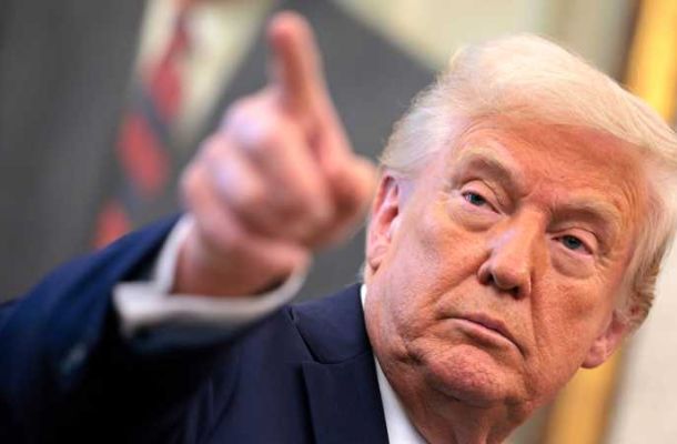 خاص.. المركزي يكشف لصدى عن انتهاء نظام المبادلة وتخصيص أموال لمؤسسة النفط لتسوية مستحقاتها