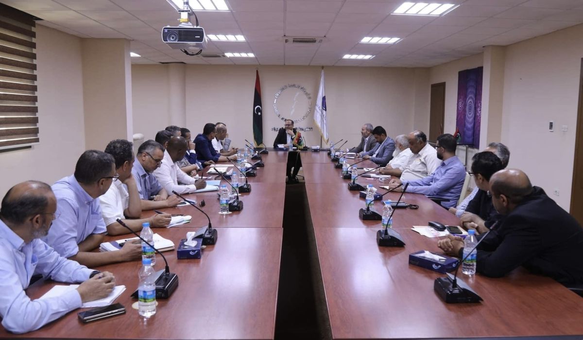 "المشّاي" يجتمع مع إدارات شركة الكهرباء لمناقشة التحديات التي تواجه القطاع