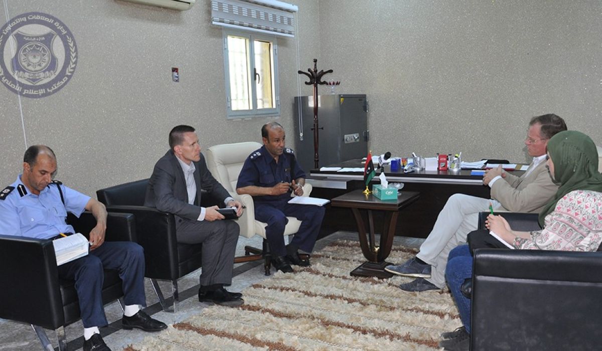 مدير الإدارة العامة لأمن السواحل يجتمع بالملحق الأمني بسفارة هولندا