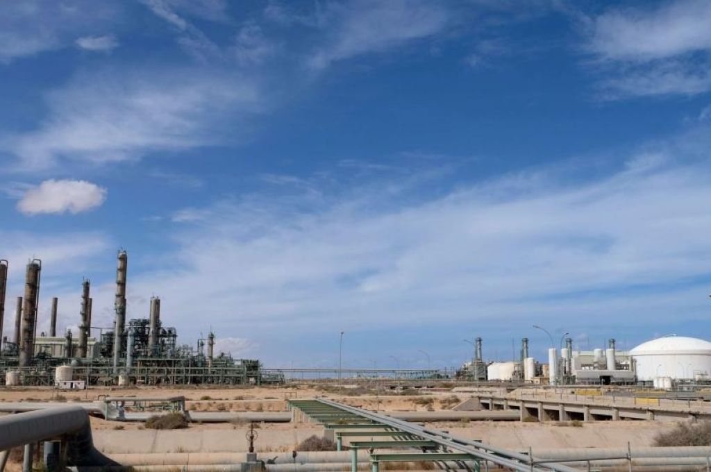 النائب العام يأمر حبس ضباط تابعين لجمارك ميناء مصراتة لتورطهم في واقعة اختلاس مبلغ مالي من حسابات الضمانات الجمركية