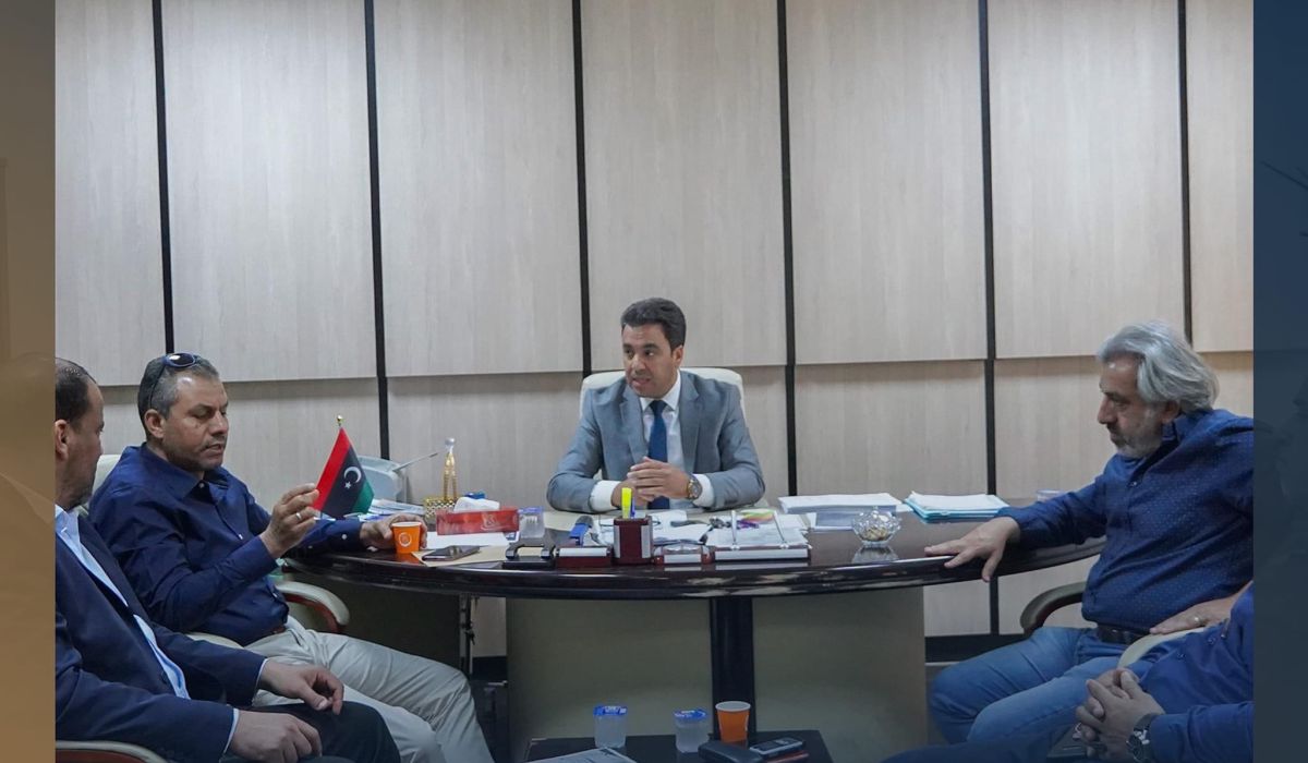 وزارة العمل والتأهيل تتابع أوضاع العاملين السابقين بشركة المقاولون العرب