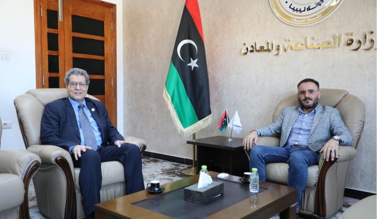 وزيرا الصناعة والمعادن والنفط والغاز بالوحدة الوطنة يناقشان توطين الصناعات النفطية في ليبيا