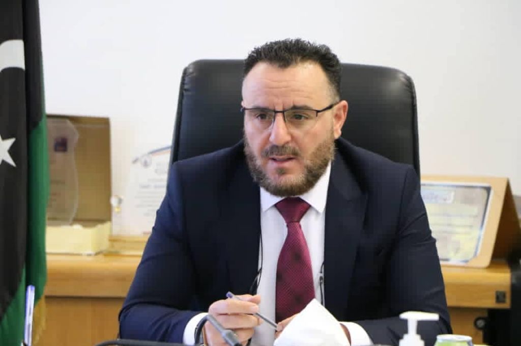 مع رد المواطنين عليه .. "العكاري" يعلق على منشورات إدارة الرقابة على المصارف والنقد بالمركزي