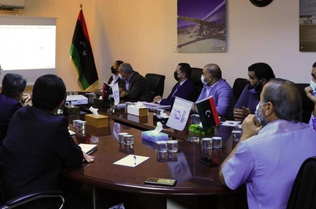 الثني يطلع على المشاكل التي تواجه شركة المطاحن الوطنية