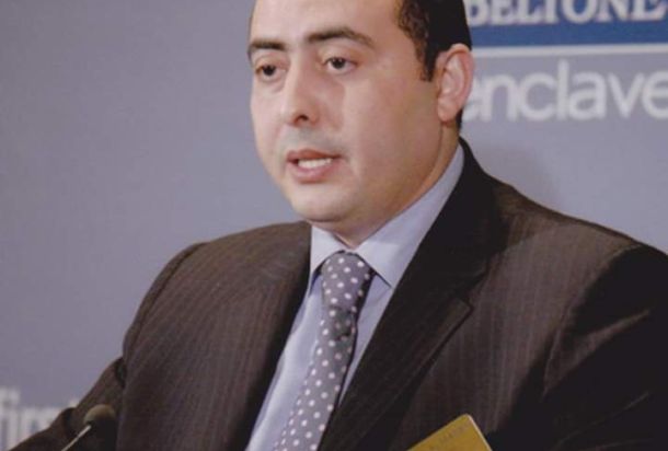 "خبير نفطي" يكتب عن التداول النقدي العالمي في ظل فئات الدولار الأمريكي الحالية وعلاقته باقتصاديات النمو والاحتمالات المستقبلية