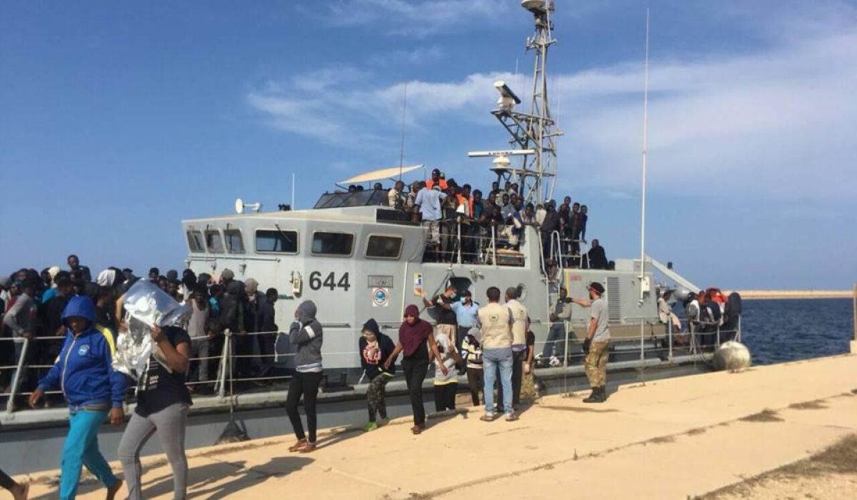 انقاذ 270 مهاجر غير شرعي بينهم 11 طفلاً