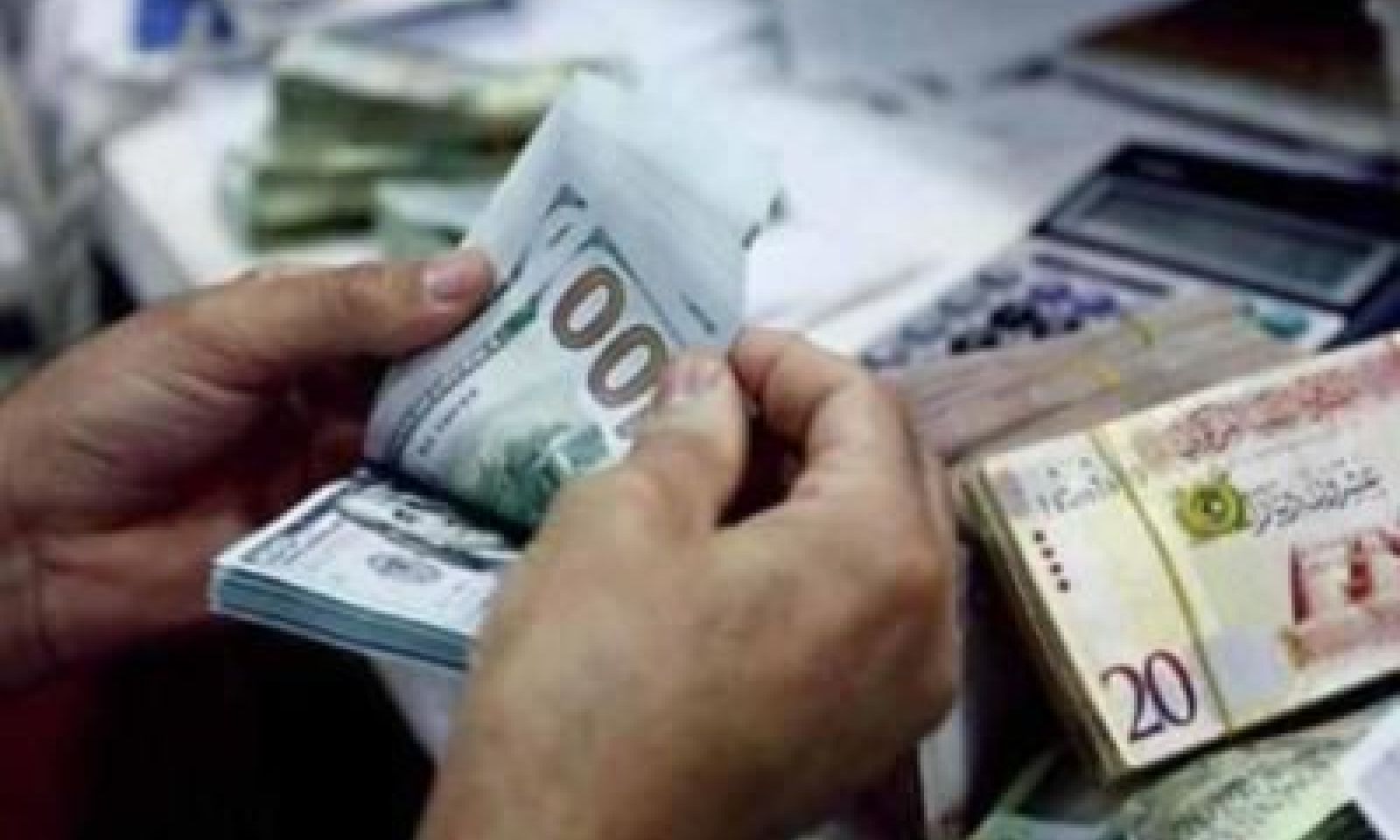 الترهوني : الأنسب استخدام عوائد بيع الدولار في سداد الدين العام وصرف علاوة الأسرة وتخصيص الجزء الأكبر كاحتياطي تنموي للمستقبل