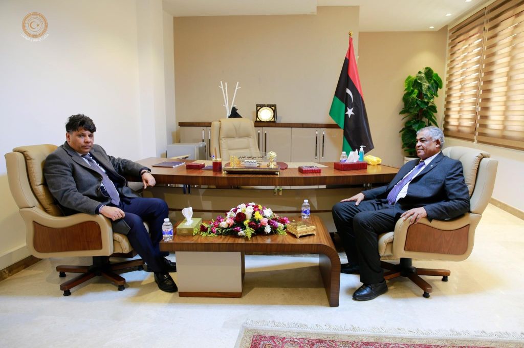 "القطراني" يؤكد على تحسين مستوى الخدمات بمناطق الهلال النفطي