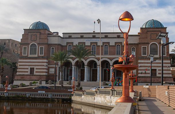 المؤسسة الوطنية تستعرض خطط زيادة الانتاج