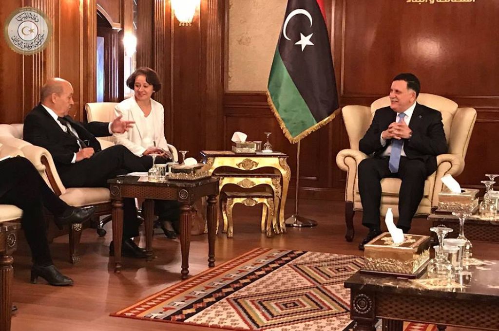 قرار وزير الصحة المكلف بشأن فتح باب الترشح لوظيفة ملحق صحي