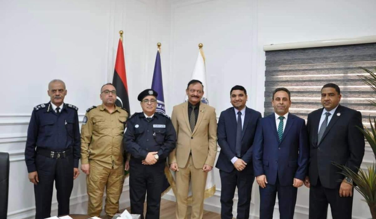 اجتماع لمناقشة تسهيل منح تأشيرات الدخول للمواطنين الباكستانيين لمهمة العمل وتأمين المدرسة الدولية الباكستانية في مقرها الجديد بطرابلس