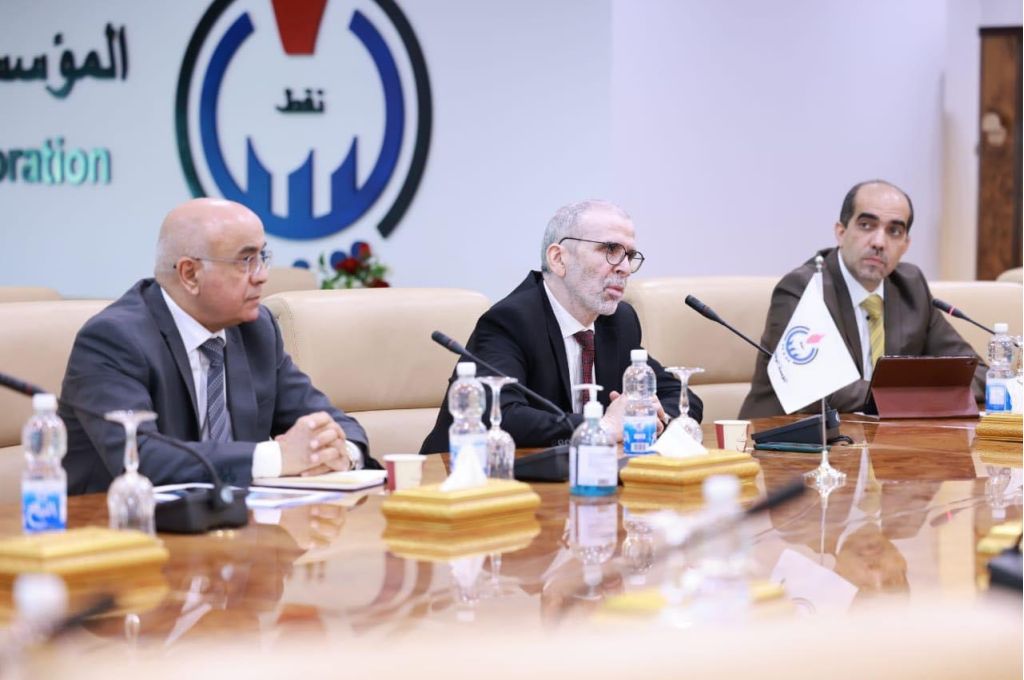 وكيل وزارة العمل والتأهيل يجتمع مع لجنة التدريب التابعة للوزارة