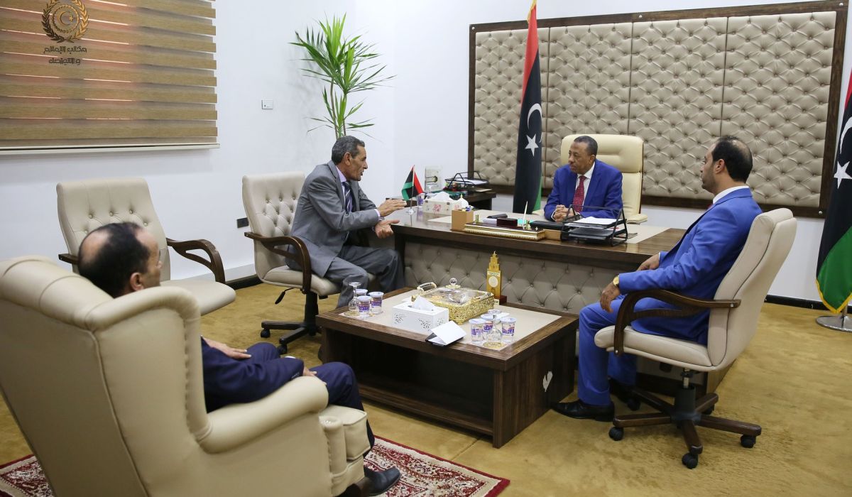 الثني يصدر تعليماته بصيانة المجمع الإداري وعدد من المرافق الإدارية والصحية ببني وليد
