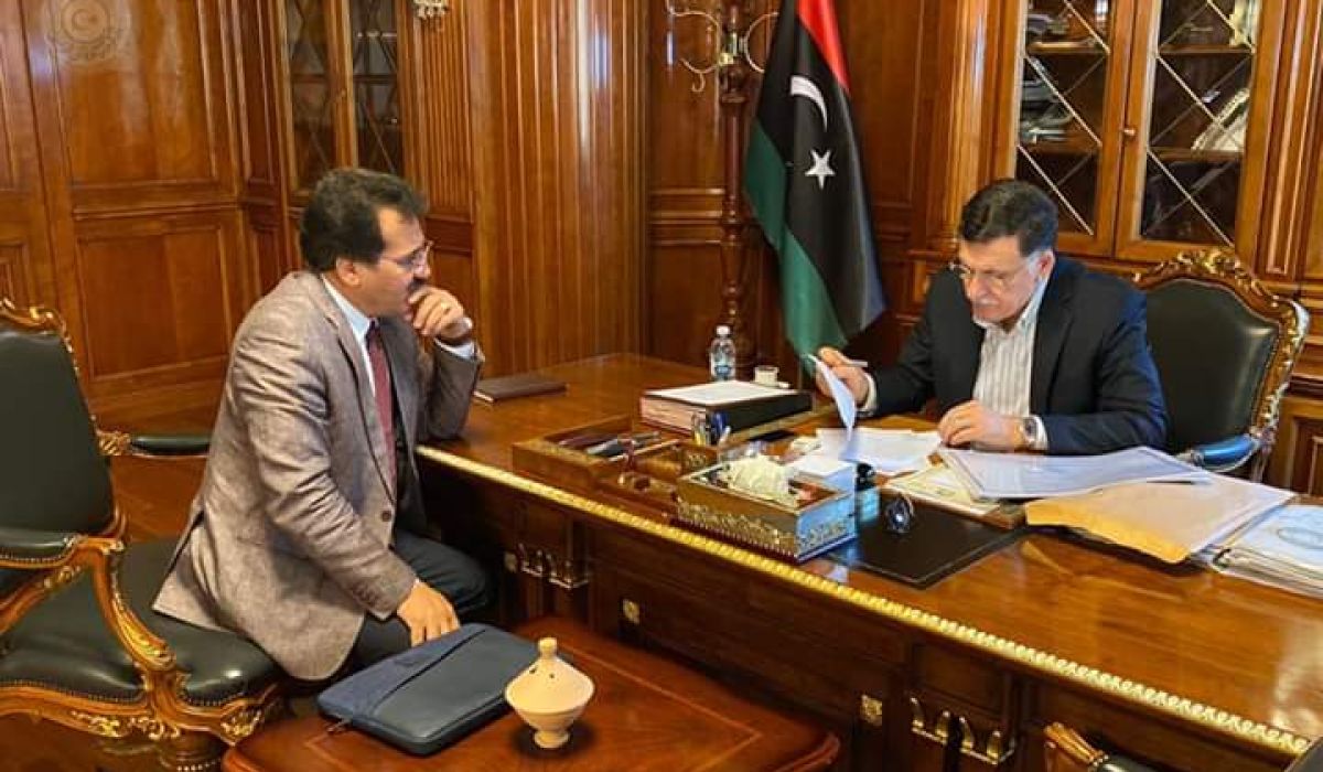 السراج يجتمع مع عميد بلدية جنزور لتعجيل تنفيذ المشاريع القائمة