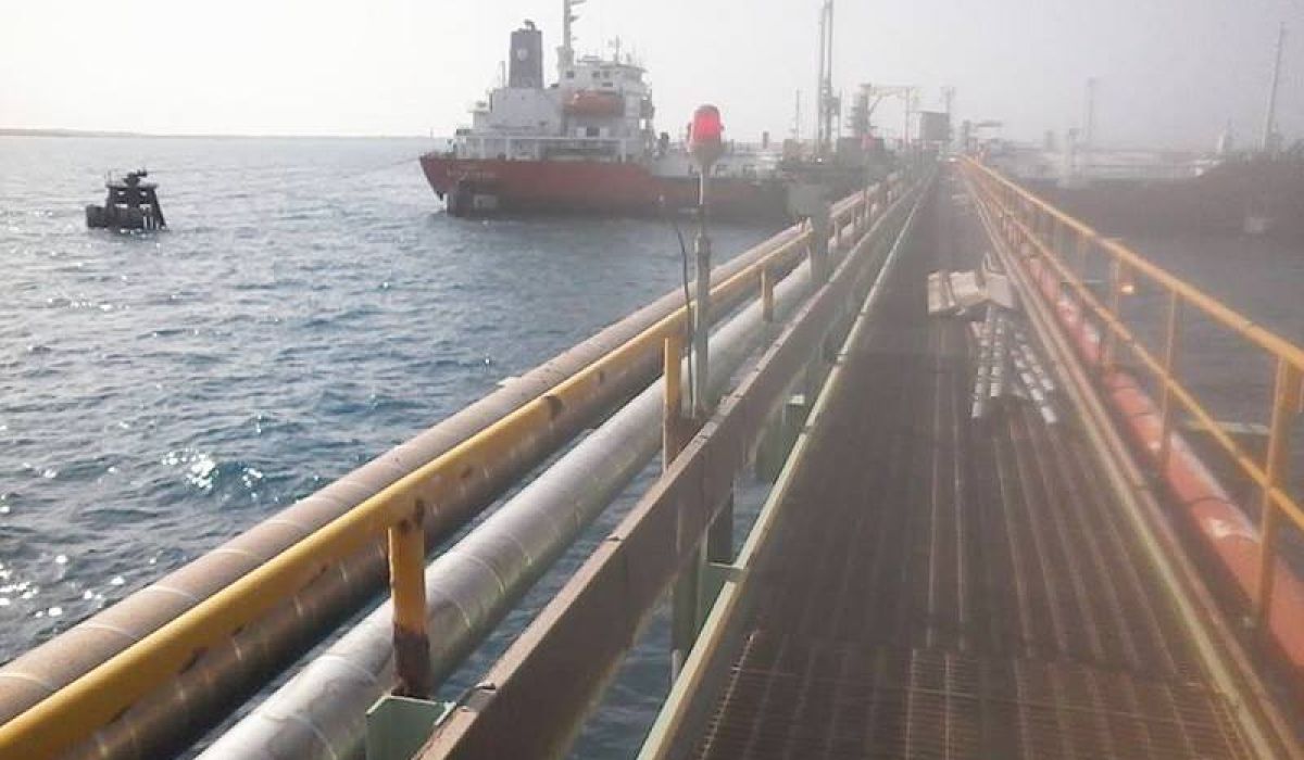 شحن أول دفعة من غاز الطهي من ميناء الزويتينة إلى مدينة بنغازي
