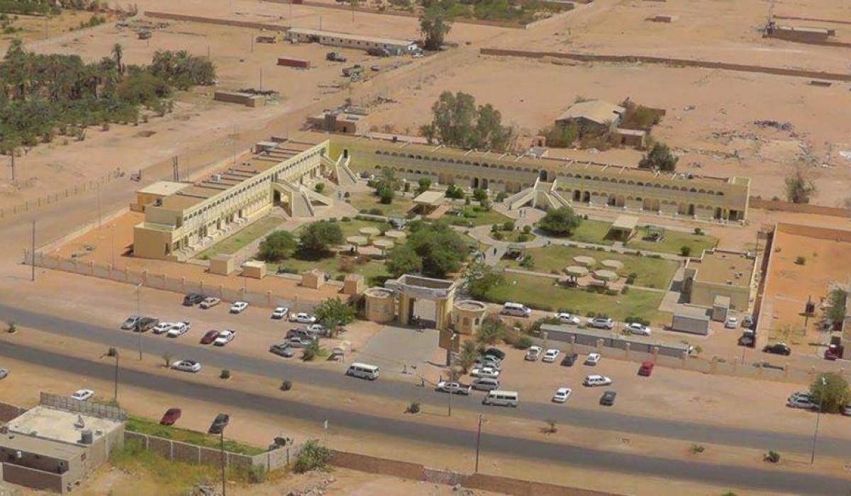 المجلس البلدي بالكفرة يتسلم كشوفات تعيينات 2003_2004