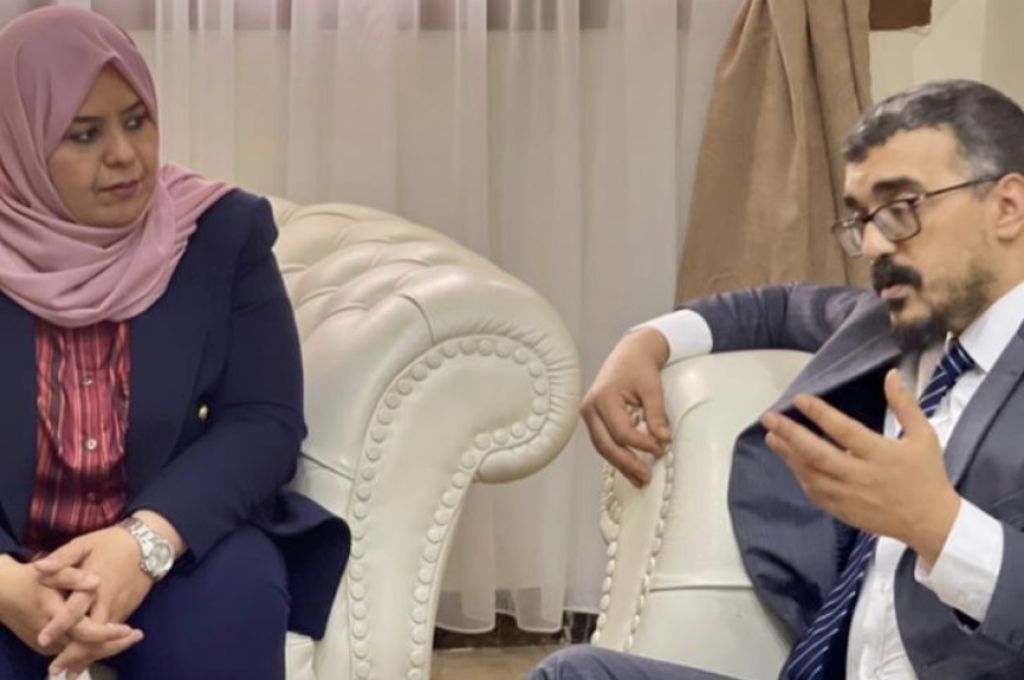 الفريق الإستشاري بمكتب وزير الدولة للشؤون الاقتصادية يبحث مع الملحق التجاري بالسفارة التونسية في ليبيا آفاق الاستثمار بين البلدين