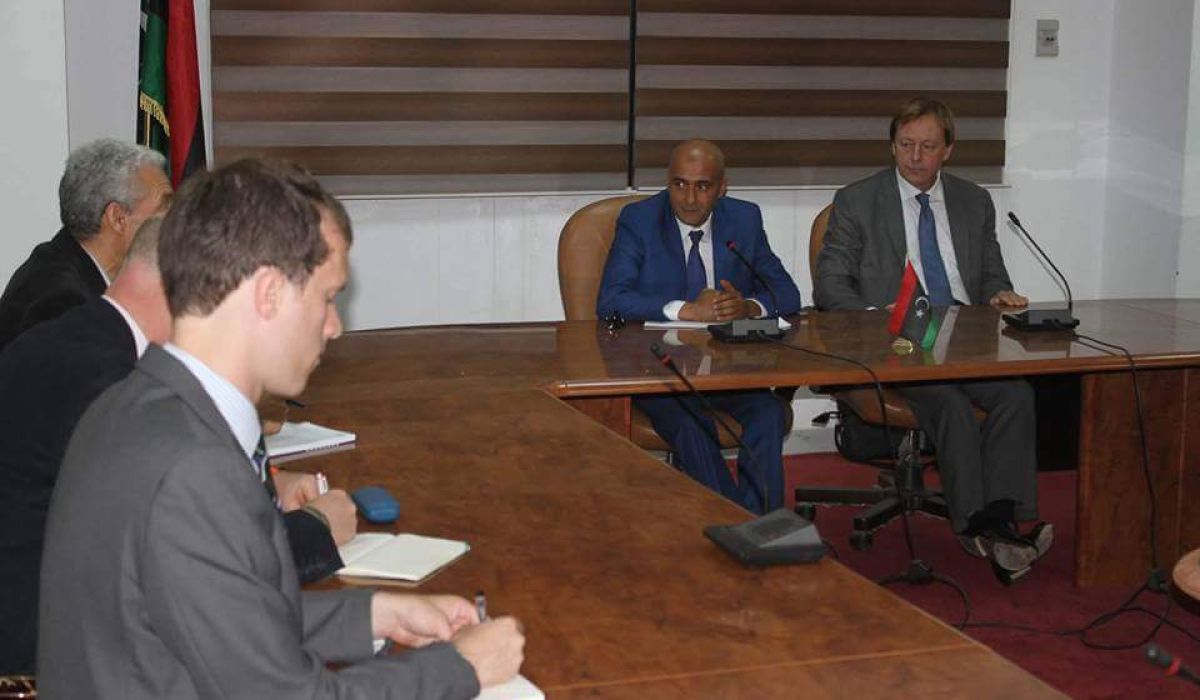 عميد بلدية الخمس يناقش مع السفير البريطاني كيفية تفعيل المشاريع التنموية داخل مدينة الخمس