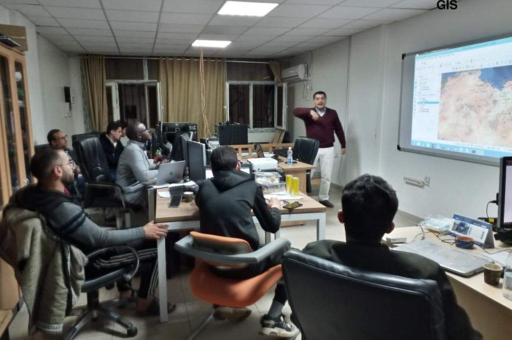 حماد: تفاجأنا بقيام مؤسسة النفط بتحويل الإيرادات ..ونحملهم المسؤولية