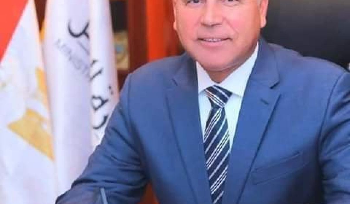 وزير النقل المصري يعلن خطة لمد خطوط السكك المصرية إلى بنغازي