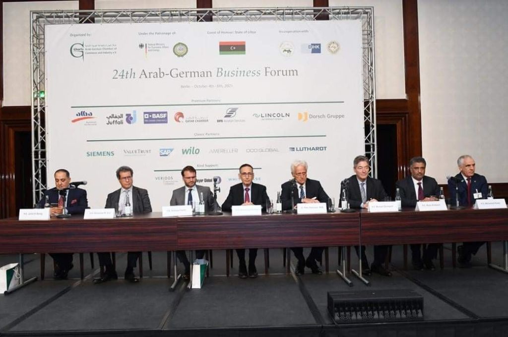 مصلحة الجوازات والجنسية وشؤون الأجانب تناقش مع مدير مشروع منحة الزوجة والأولاد أوجه التعاون