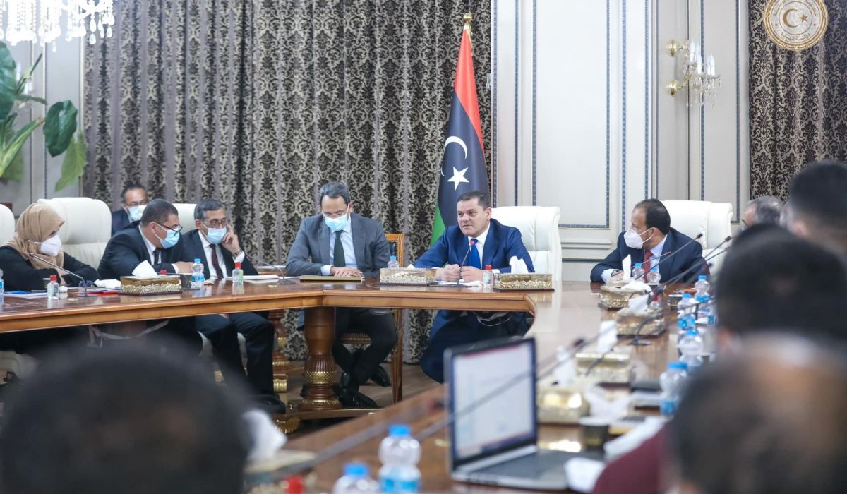 الدبيبة يناقش مع عدد من المسؤولين التحديات التي تواجه القطاع الصحي في البلاد