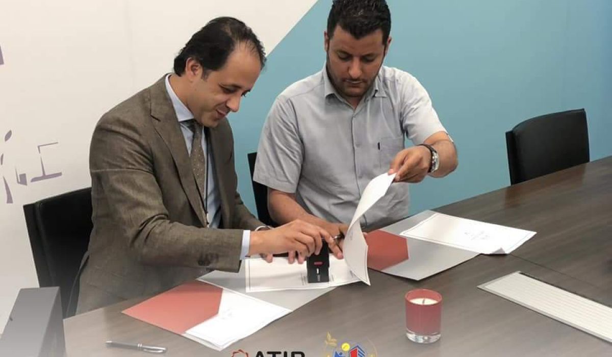 توقيع اتفاقية شراكة بين بلدية ابوسليم ومصرف السراي للتجارة والاستثمار