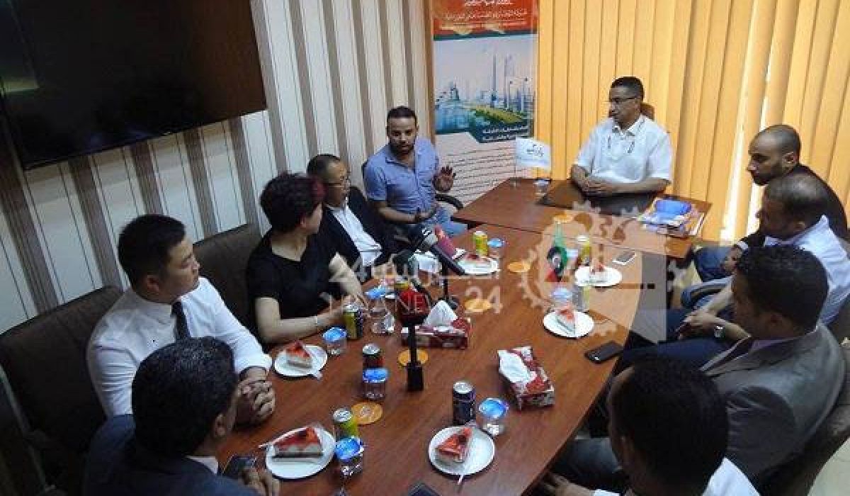 وفد من المستثمرين بالشركات الصينية يبحث مع الغرفة التجارية إمكانية الإستثمار في بنغازي