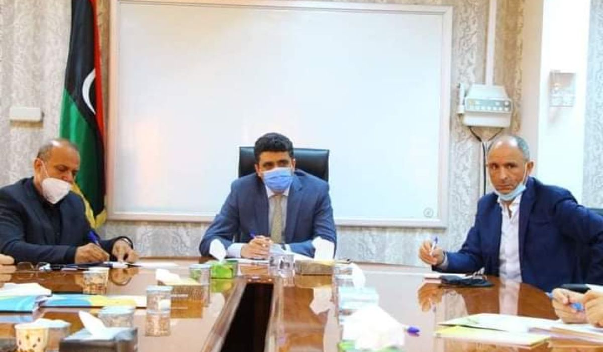"شكشك" يجتمع بالشركة العامة للكهرباء لمناقشة عدد من مشروعات قطاع الكهرباء