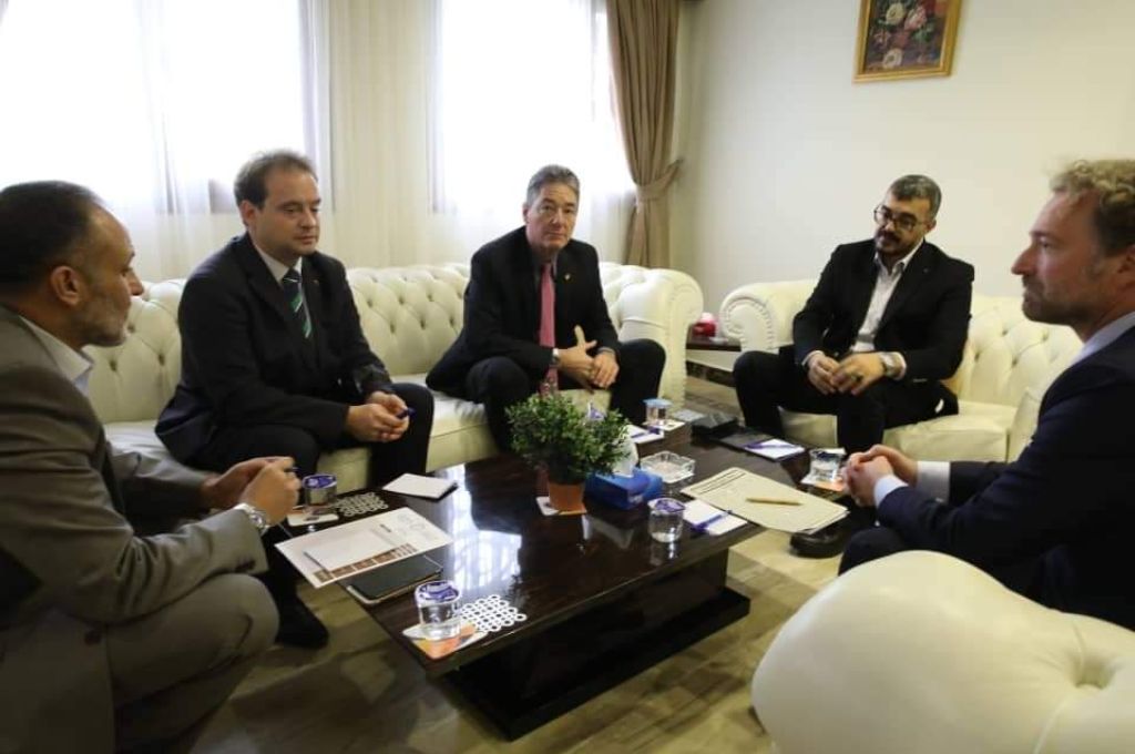 القابضة للاتصالات تجتمع مع حراك موظفي قطاع الاتصالات والبريد