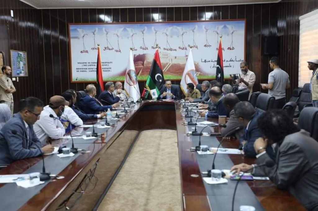 الفريق الإستشاري بمكتب وزير الدولة للشؤون الاقتصادية يبحث مع الملحق التجاري بالسفارة التونسية في ليبيا آفاق الاستثمار بين البلدين