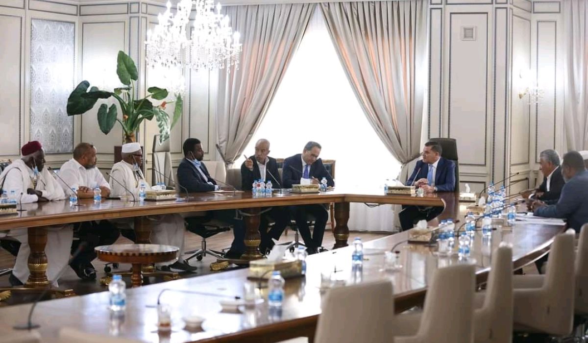 الدبيبة يجتمع مع أعيان مدينة تاورغاء للوقوف على كافة الصعوبات التي تواجه المدينة