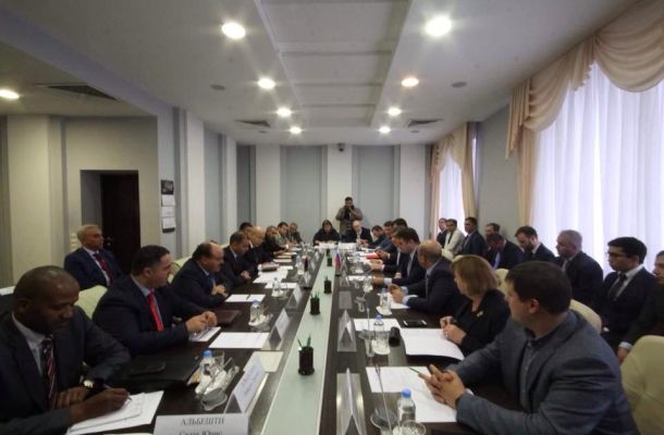 المجلس الرئاسي يصدر قرارا بشأن جدول القيم المالية للكتاب المدرسي للمدارس الخاصة