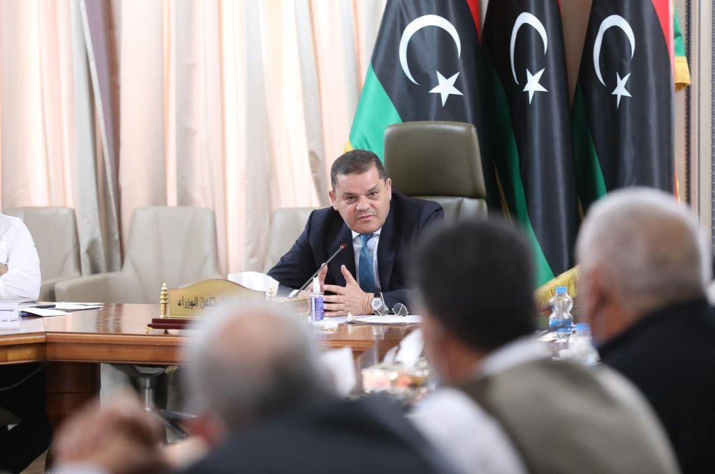 الرقابة على الأغذية والأدوية تقوم بقفل مخزن لبيع المخللات بسوق الكريمية