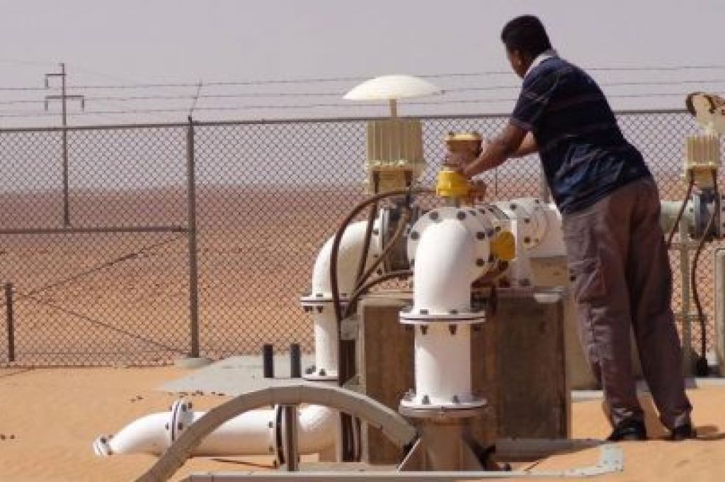 رغم نقص الوقود.. مطار الزنتان يستقبل رحلات جوية