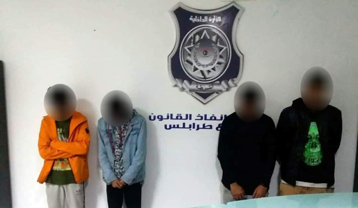 القبض على عصابة متهمة بسرقة المحال التجارية بالطريق الساحلي