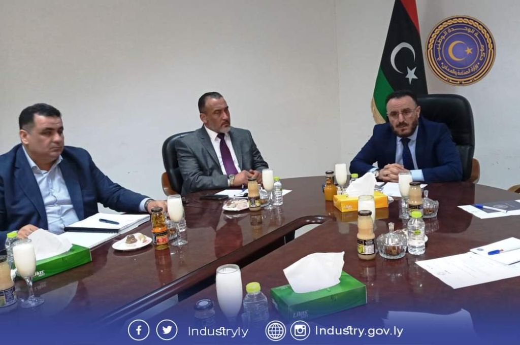 "صنع الله" يبحث مع شركة إيني الإيطالية سُبل التعاون المشترك لتطوير وتحسين عمليات الإنتاج