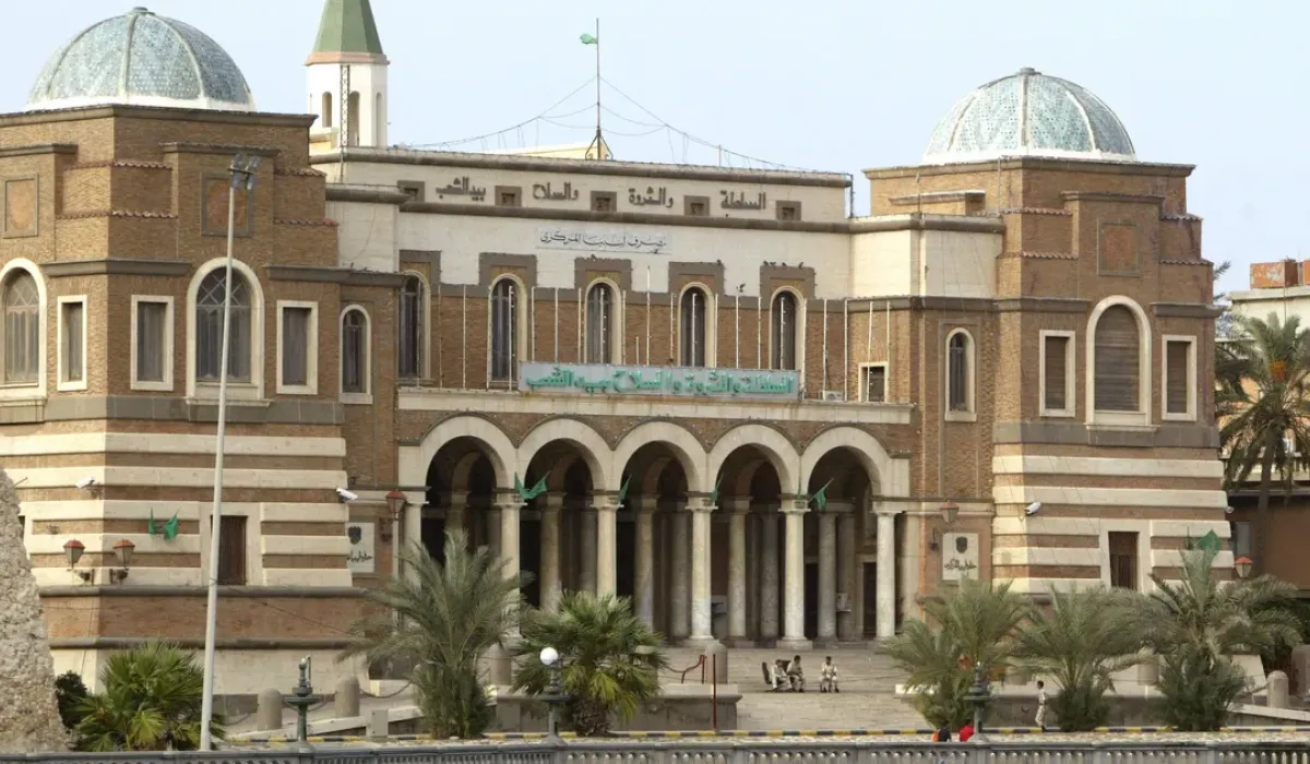 خاص.. "المركزي" يؤكد استمرار عملية بيع العملة للمصارف والموافقة على الاعتمادات 