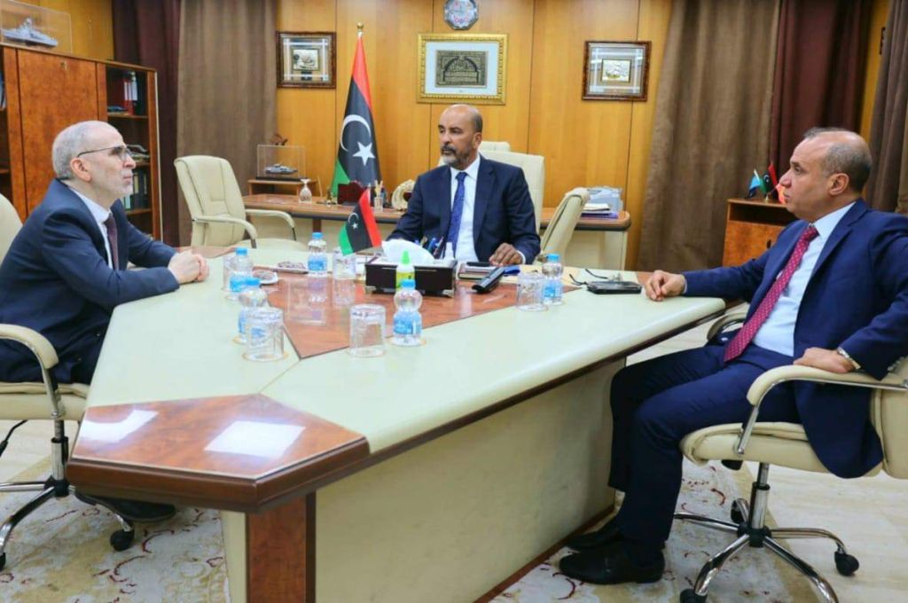 "الزادمة" يبحث سبل دعم الفلاحين وتوفير الإمكانيات الزراعية