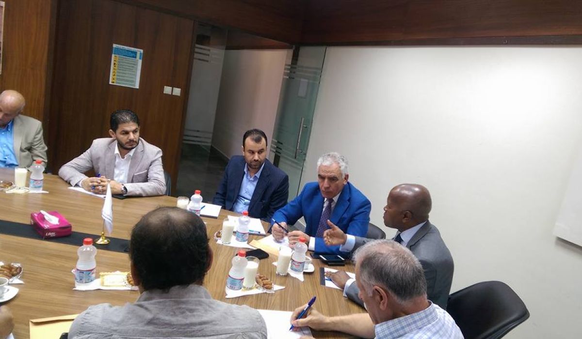 اتحاد الغرف للتجارة والصناعة والزراعة يناقش مع وزير العمل والتأهيل المشاكل التى تواجه شركات القطاع الخاص