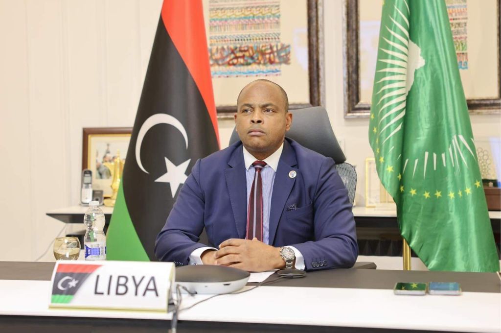 حبارات يكتب: توضيح مهم للغاية حول رفض الحكومة لتعزيز قيمة الدينار