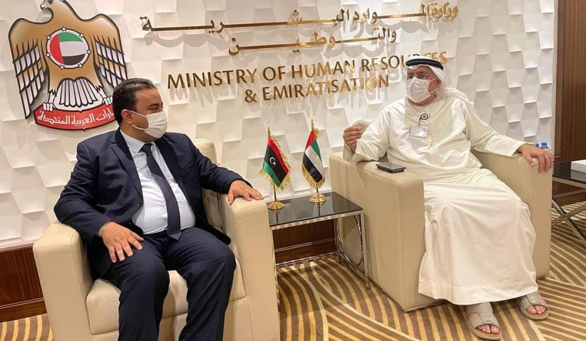 "العابد" يجتمع مع وزير الموارد البشرية بدولة الإمارات العربية المتحدة