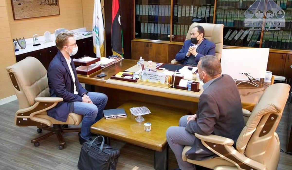 اجتماع لمناقشة إعادة تأهيل مضخات بمحطات الضخ لمنظومة القرضابية- السدادة